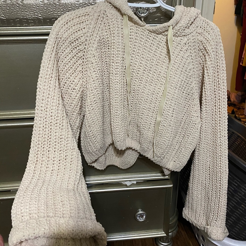Boho sleeve open back crop hoodie
